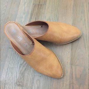 Mi.iM mule shoes